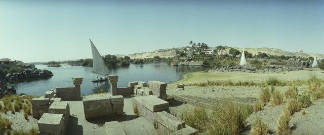 Le Nil, Assouan, tirage chromogène, 101.5 cm x 137 cm.