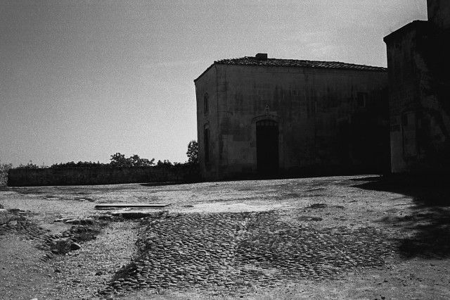 Ensemble 3, détail 1 (Esplanade), tirage argentique noir et blanc, 53 cm x 76 cm