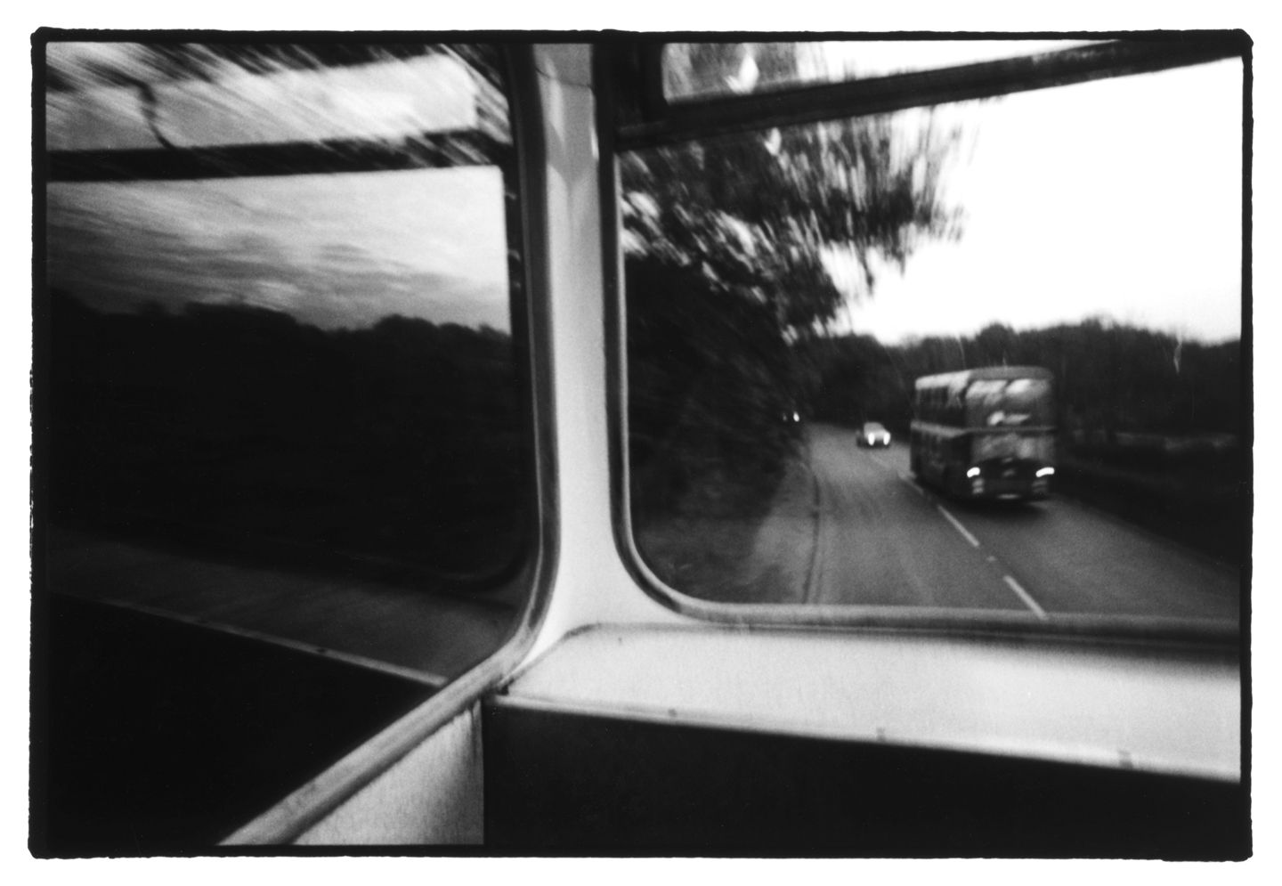 Du bus 1, diptyque, tirages argentiques noir et blanc, chacun 40 cm x 50